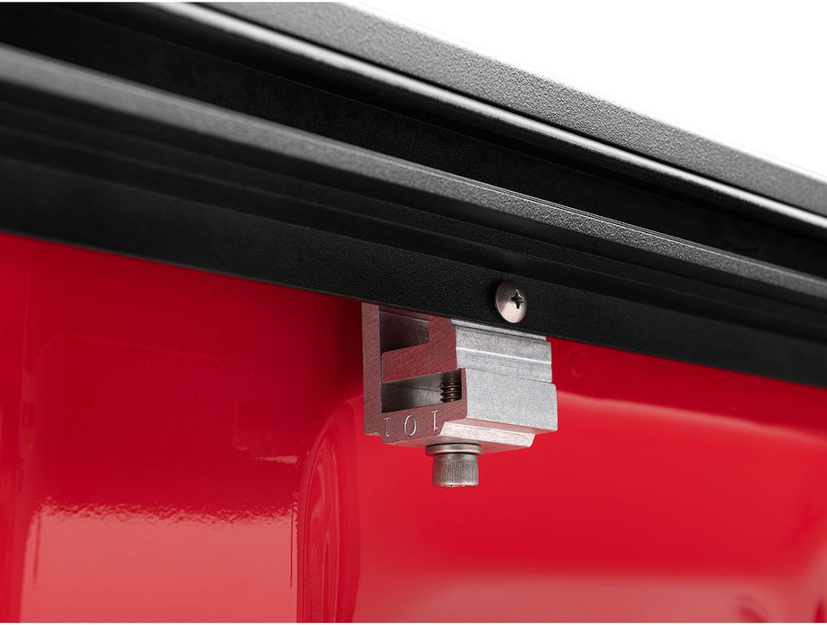 Roll-N-Lock M-Series XT Manual Retractable Tonneau Cover w/ T-Slot Rails - image 13