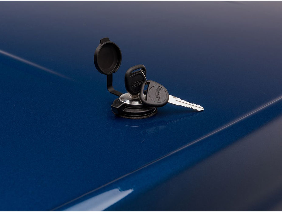 UnderCover LUX One Piece Tonneau Cover - image 8