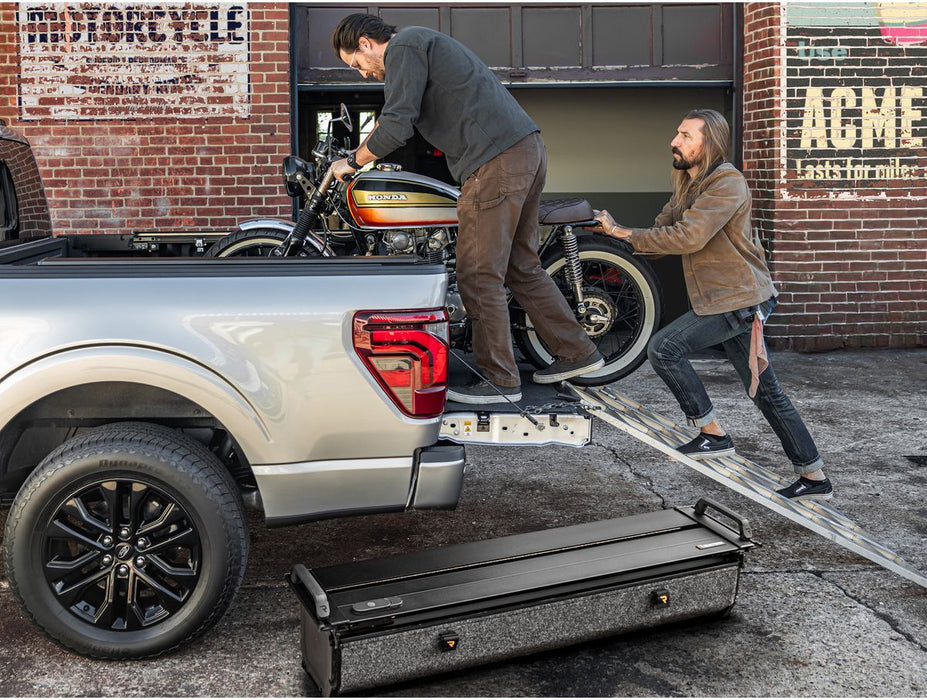 RetraxPRO FRC-4000 EZ-OFF Manual Retractable Tonneau Cover w/ T-Slot Rails
