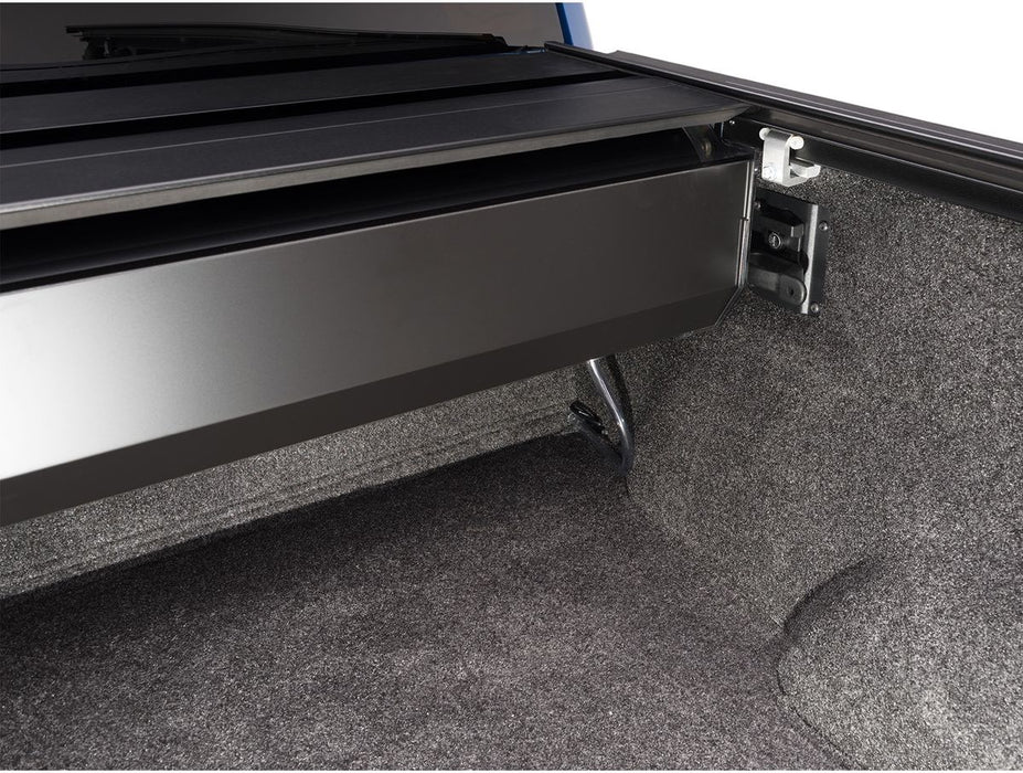RetraxONE MX Manual Retractable Tonneau Cover - image 14