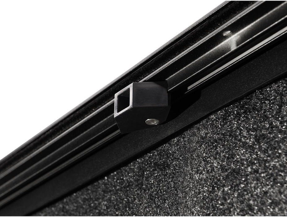 Retrax IX Manual Retractable Tonneau Cover - image 9