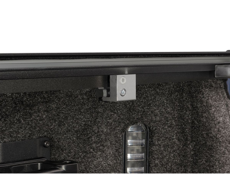 Retrax IX Manual Retractable Tonneau Cover - image 10