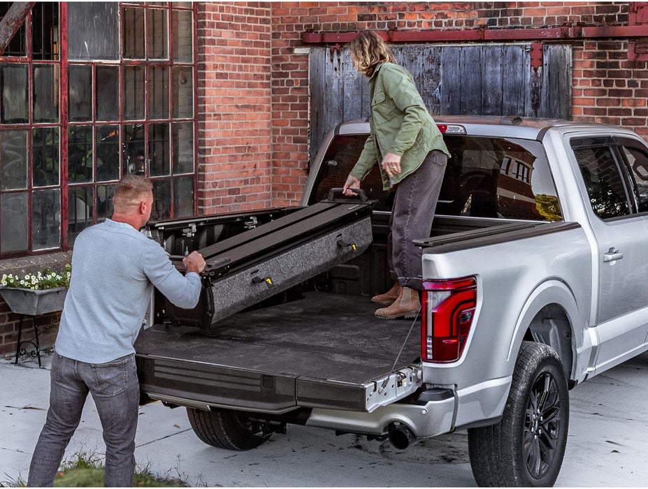 RetraxPRO FRC-4000 EZ-OFF Manual Retractable Tonneau Cover w/ T-Slot Rails